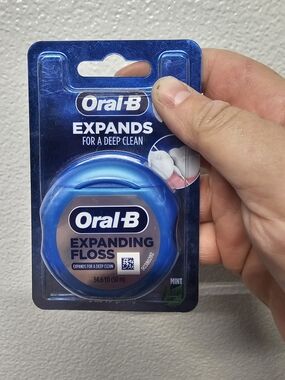 Oral-B Expanding Floss - Blue New Selaed